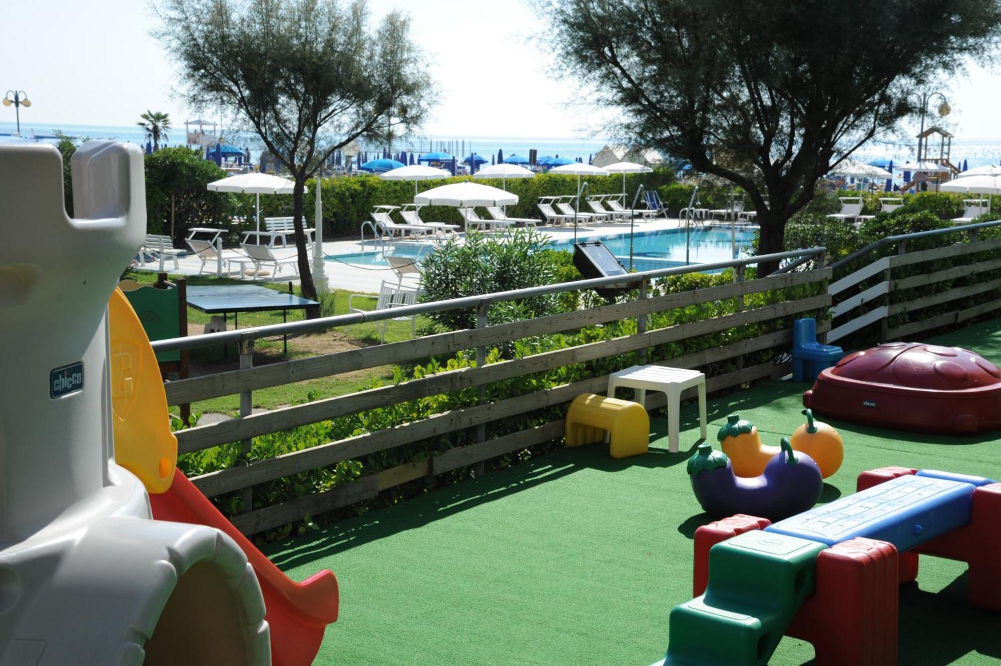 Hotel Beny Lido di Jesolo Exteriör bild