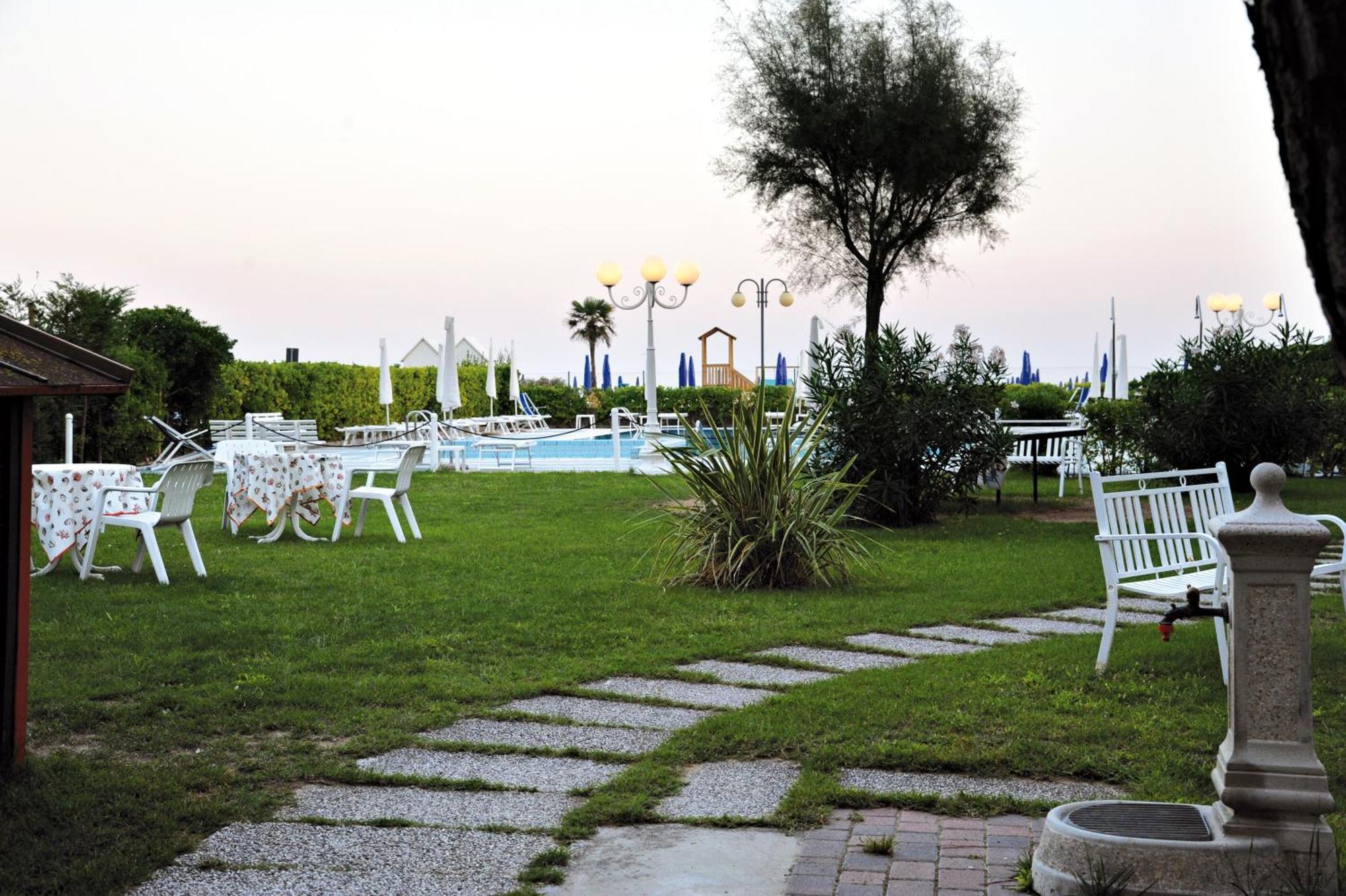 Hotel Beny Lido di Jesolo Exteriör bild