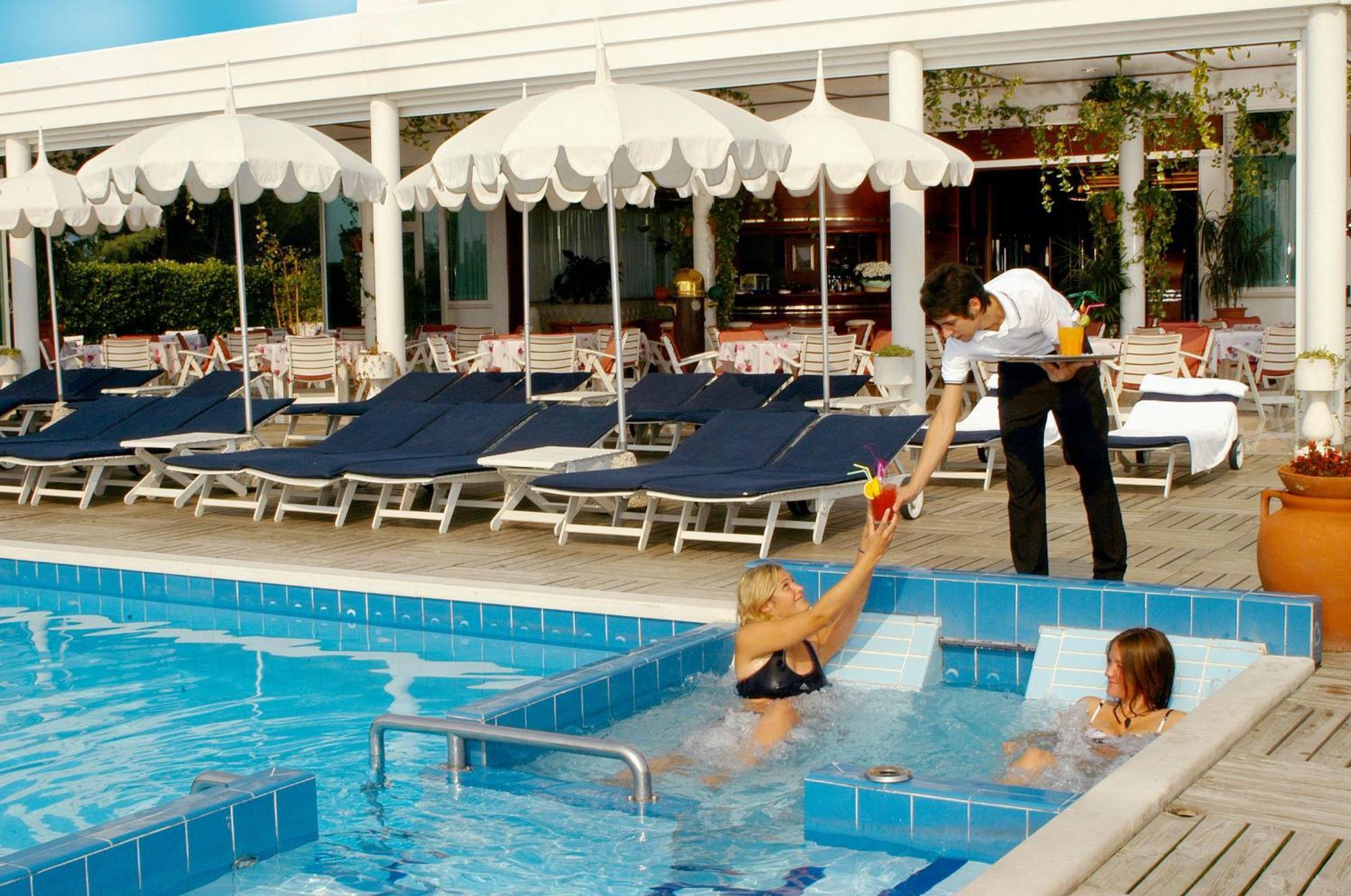 Hotel Beny Lido di Jesolo Exteriör bild